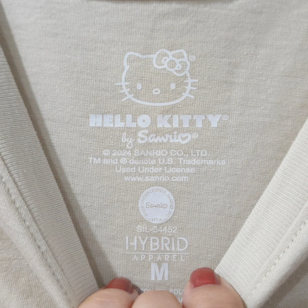 ✨️4/$20. Hello Kitty Beige Tee, Novelty Cream Short Sleeve Soft Touch Tee M - Picture 8 of 10
